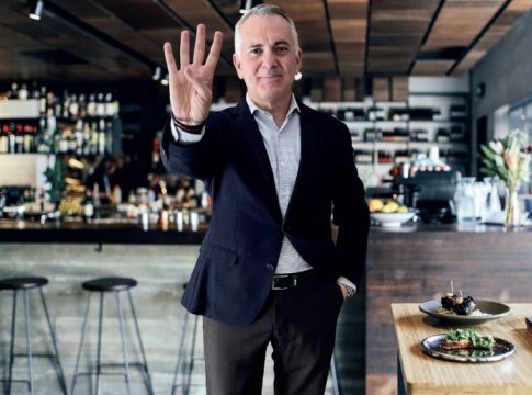 <em>La Experiencia del cliente en la hostelería: 4 claves que harán que tus clientes vuelvan y te recomienden</em>