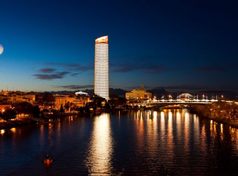 <strong><em>TORRE SEVILLA estrena servicio de alquiler de vehículos de la mano de Enterprise Holdings</em></strong>