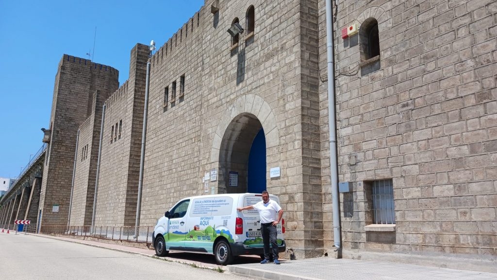 Un total de 70 agricultores sevillanos atendidos por la Oficina Móvil de ASAJA y Endesa