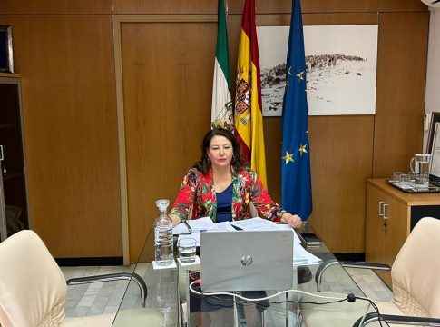 La consejera de Agricultura reclama al Gobierno de España la paralización del cuaderno agrario