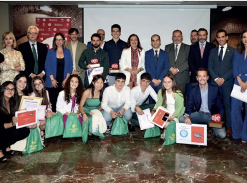 Happymami, Imporalia, y Colegio La Presentación de Linares ganadores de Los Premios AJE Jaén 2023