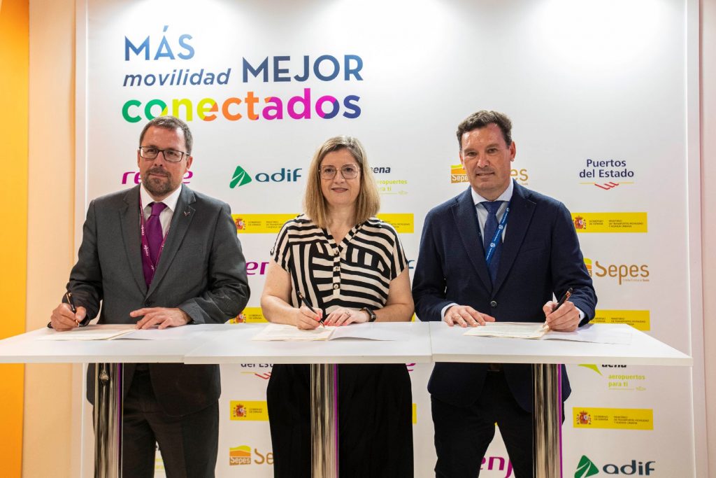 <strong>Renfe, Adif y el Puerto de Huelva firman un protocolo para la puesta en marcha de una Autopista Ferroviaria entre Huelva y Madrid</strong>