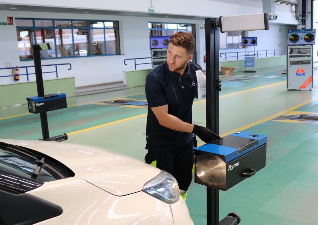 Las ITV de Andalucía refuerzan su plantilla con 343 inspectores para la campaña de verano