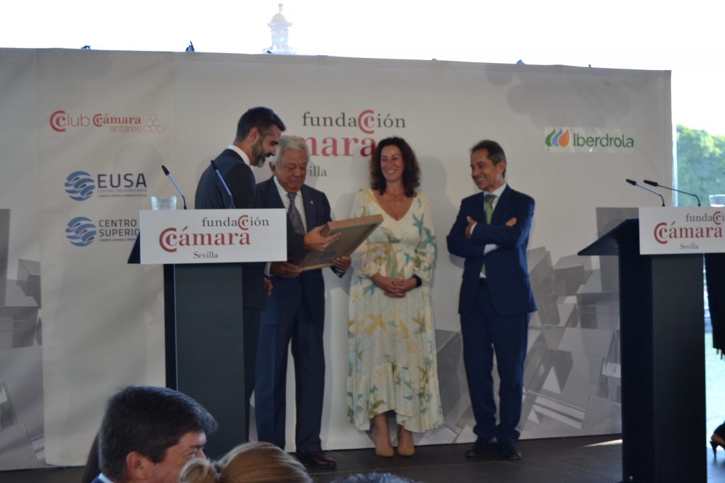 Fernández-Pacheco apuesta por una Andalucía referente en empleo verde y azul