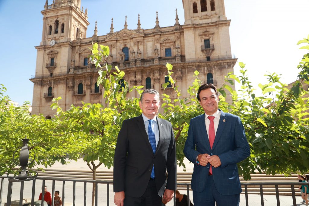 Sanz anuncia que antes de final de año se firmará el convenio con el Ayuntamiento de Jaén para poner en marcha el Distrito Tecnológico Digital