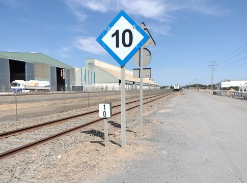 El Puerto de Huelva inicia las obras de modernización de varios tramos de vías férreas del puerto exterior