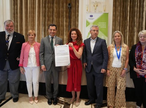 Moreno recaba apoyos en la UE para que se reconozca la singularidad climática de Andalucía y facilite fondos para luchar contra sus efectos