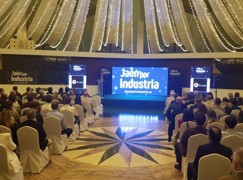 Reyes subraya el peso del sector industrial en la economía jiennense en el I Encuentro Provincial ‘Jaén por Industria’