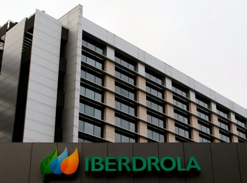 Iberdrola, única gran eléctrica que aprueba el examen de la CNMC sobre atención al cliente