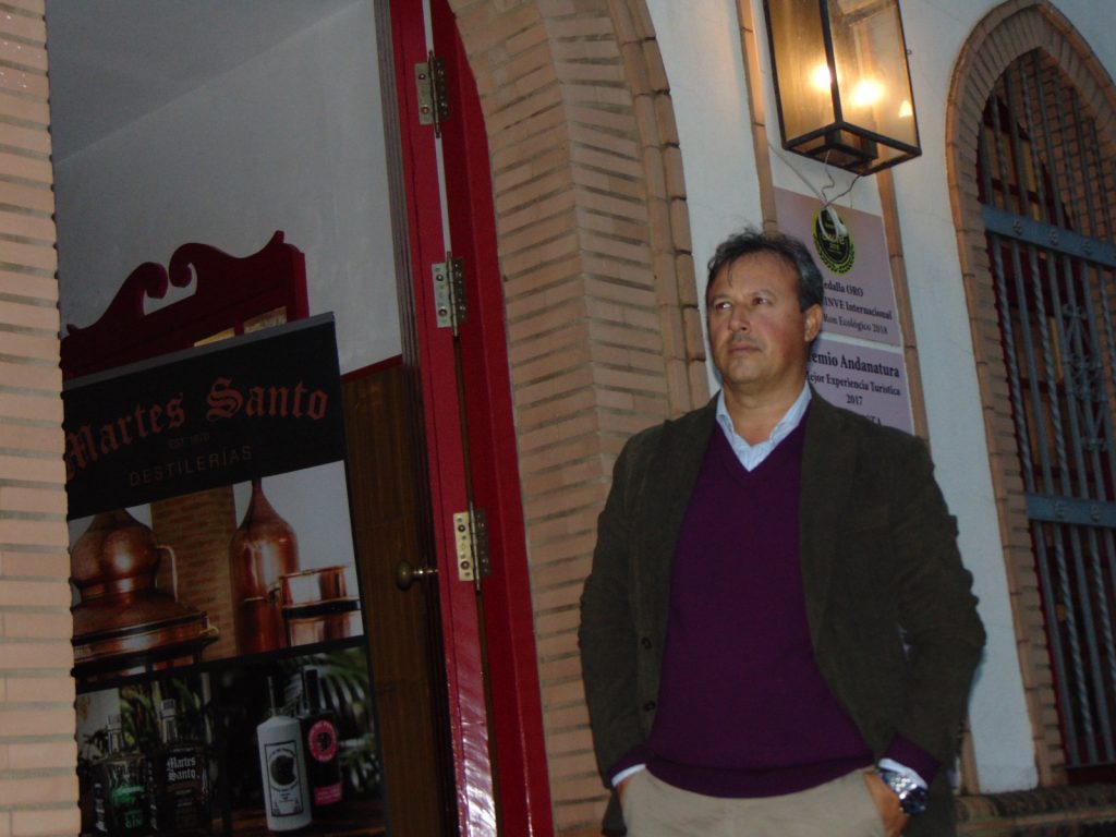 Javier Saavedra (Destilería Martes Santo): "Nuestro Licor Sabor a Mantecado es la Estrella de la Navidad"