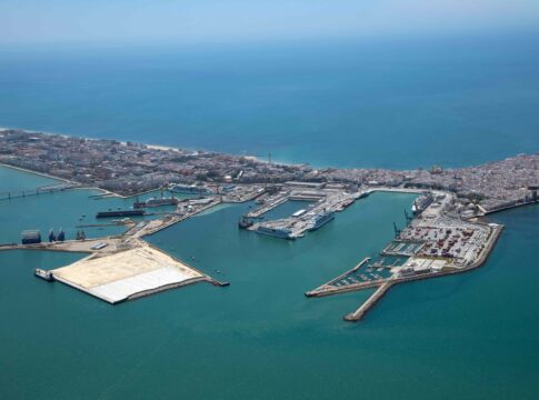 La conexión eléctrica de los cruceros será posible por primera vez en España en el Puerto de Cádiz en septiembre de este año