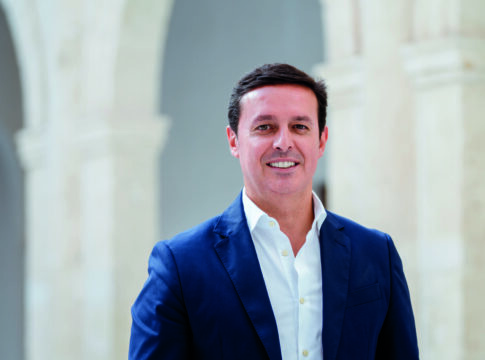 Javier Aureliano García (Diputación Almería): "En Almería, ya sea en la playa, la montaña o el interior, siempre encontrarás el sol que necesitas"
