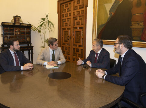 La Diputación de Córdoba y la Junta de Andalucía insisten en la urgencia de atender las necesidades energéticas de la provincia