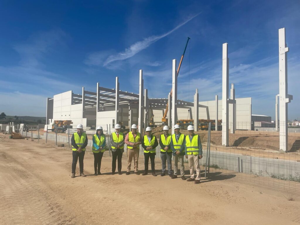 Reyes destaca las apuestas empresariales del grupo Luis Piña y el Gran Hotel Balneario en Marmolejo