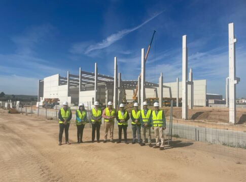 Reyes destaca las apuestas empresariales del grupo Luis Piña y el Gran Hotel Balneario en Marmolejo