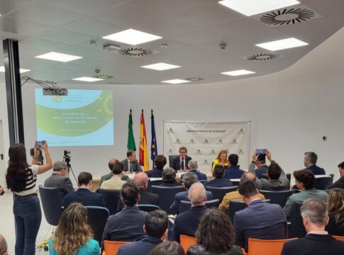 La Junta promueve medidas de simplificación con el Ministerio para agilizar las ayudas al autoconsumo