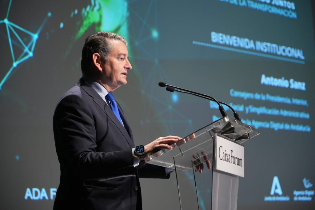 La Junta ha ahorrado 125 millones de euros con la supresión de certificados en papel
