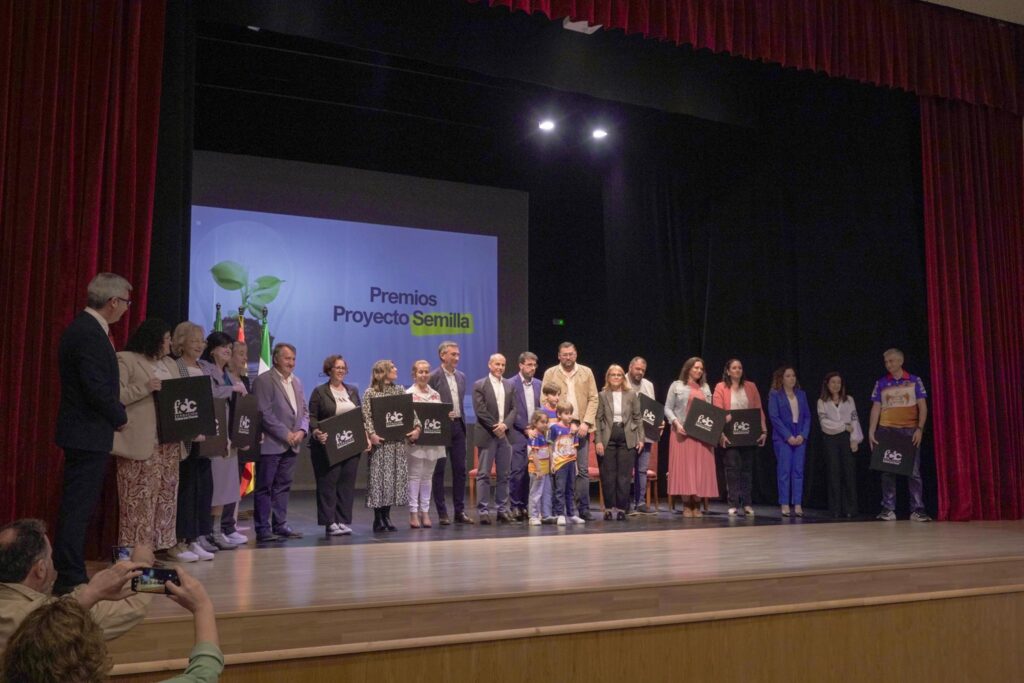 La Fundación Cobre Las Cruces premia la labor de las asociaciones de los municipios vecinos