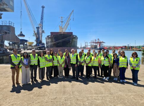 Puertos de América Central y del Sur visitan el de Sevilla con atención a la sincromodalidad y digitalización