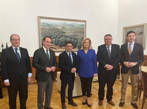 El presidente de la Diputación recibe la visita institucional del presidente de los empresarios andaluces