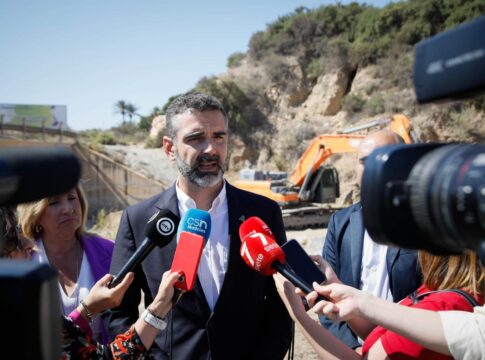 Fernández-Pacheco subraya la importancia de mantener limpias las ramblas frente al cambio climático y las lluvias torrenciales asociadas