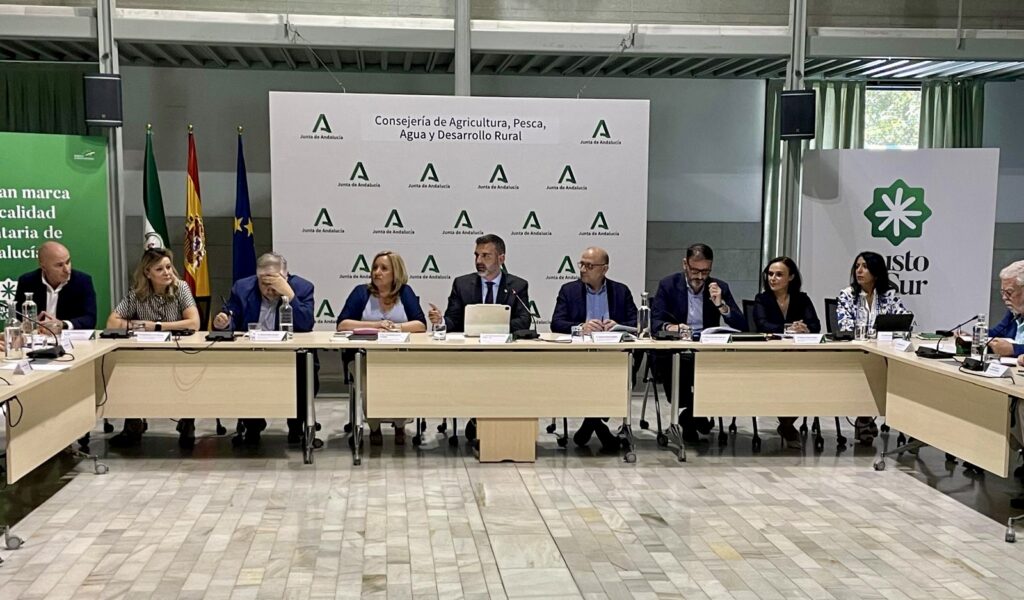 Fernández-Pacheco ratifica la unidad de acción con el sector andaluz en la Mesa de Interlocución Agraria