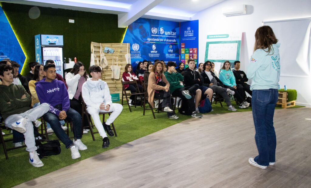 Más de 1000 alumnos españoles e italianos descubren el valor del agua y el medio ambiente gracias a la fundación malagueña Ly Company