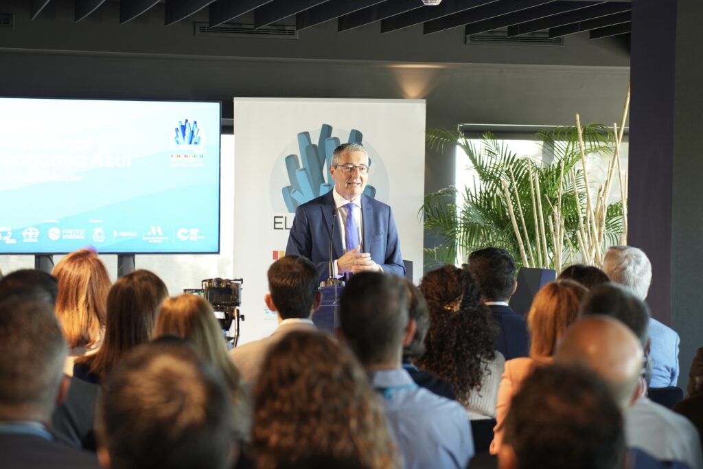 Salado: “La provincia de Málaga será un referente internacional en economía azul, que se distinguirá por la protección y la restauración ambiental del litoral”
