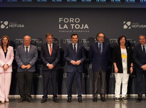 Moreno anuncia la aprobación del primer decreto de ayudas de Andalucía TRADE para impulsar el desarrollo industrial por valor de 244 millones