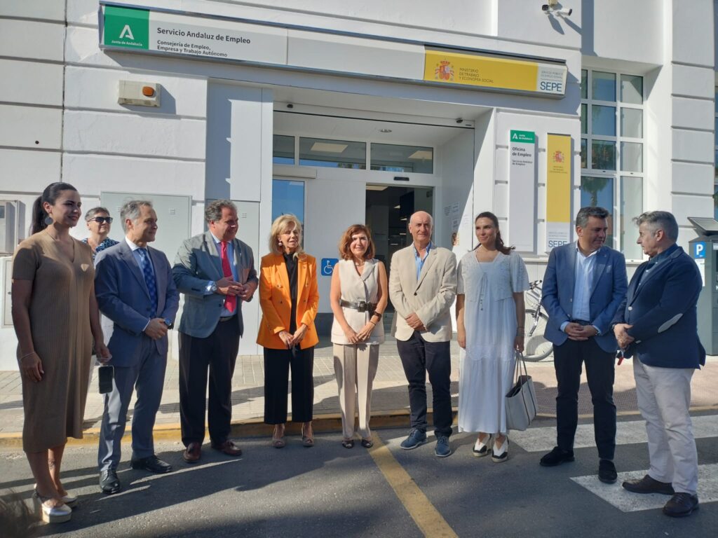 La nueva oficina de empleo de Lepe amplía los nuevos servicios telemáticos a los usuarios