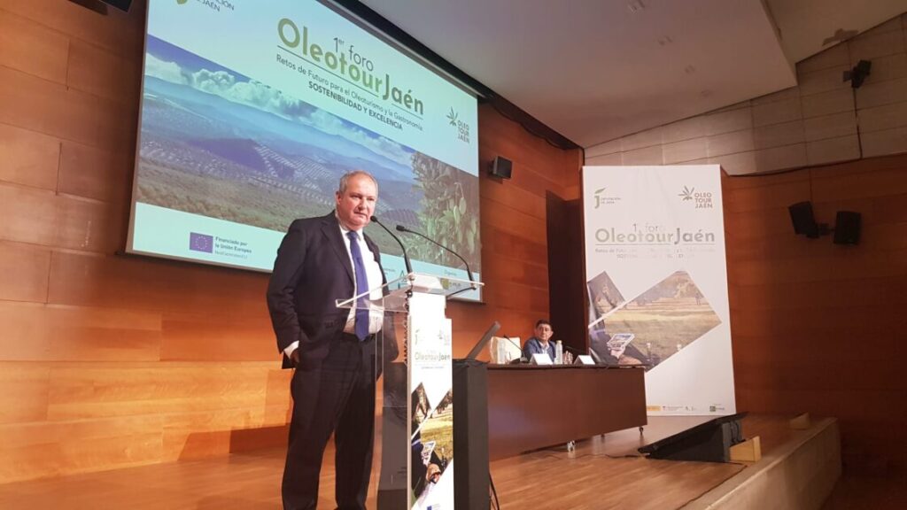 El ministro de Industria y Turismo califica el oleoturismo jiennense como “una propuesta imbatible”