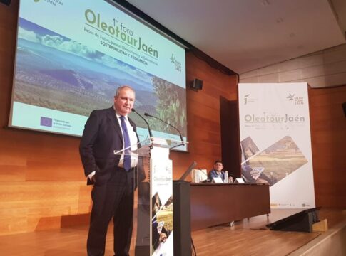 El ministro de Industria y Turismo califica el oleoturismo jiennense como “una propuesta imbatible”