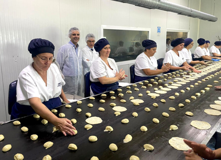 Fernández-Pacheco destaca a Inés Rosales como referente de la industria agroalimentaria andaluza