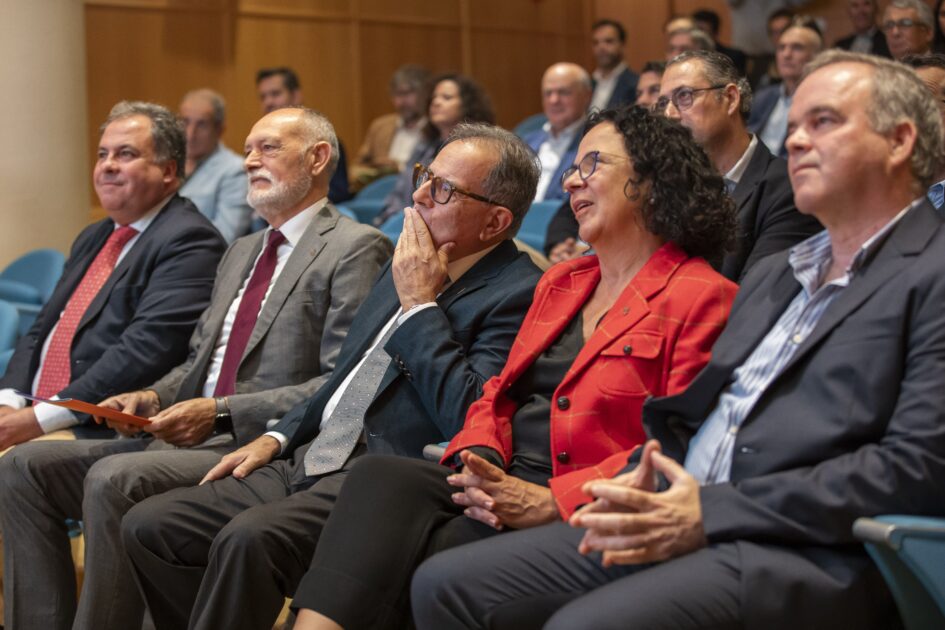 AIQBE entrega al científico Avelino Corma el premio al Fomento y Desarrollo de la Ciencia y la Tecnología en el marco de sus VII Jornadas Técnicas