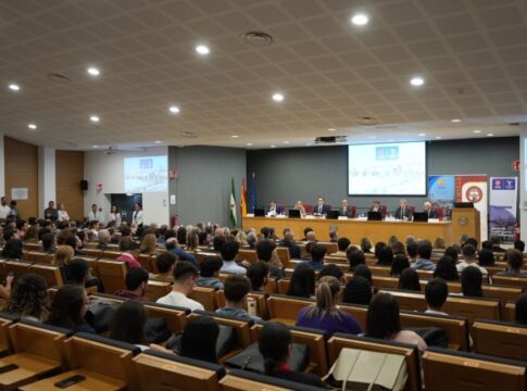 La Cátedra Puerto de Sevilla inaugura curso y refuerza la alianza puerto-universidad