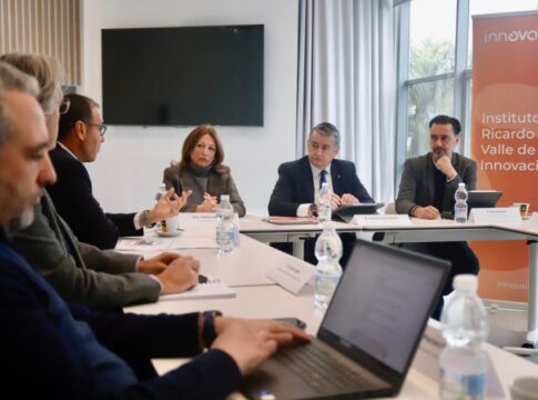 La Junta aprobará una Estrategia sobre Microelectrónica para potenciar el sector andaluz Antonio Sanz anuncia una subvención a la Fundación Innova-IRV para fomentar la innovación, atraer inversiones y generar empleo