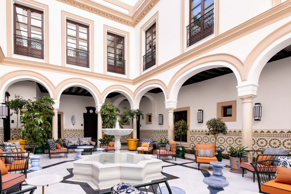 La operadora de hoteles byKAIZEN irrumpe en el sector con la gestión del 5 Estrellas G.L. Felipe V de Sevilla