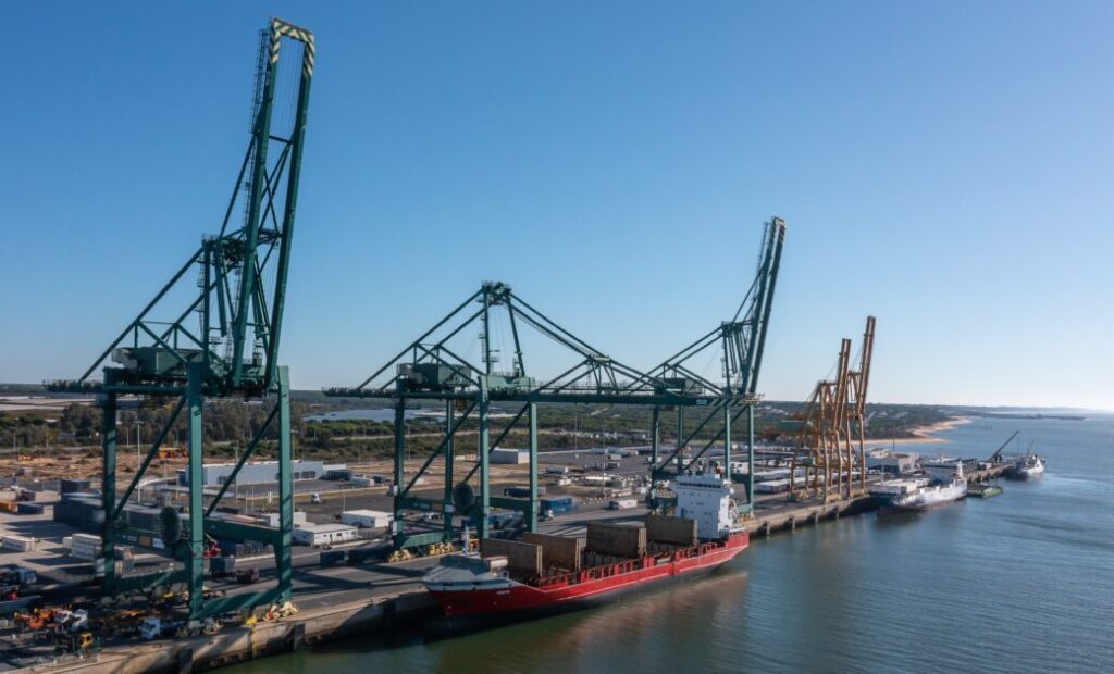 El Puerto de Huelva supera con un 8,33 la valoración de sus clientes, según el estudio realizado en el ejercicio 2024