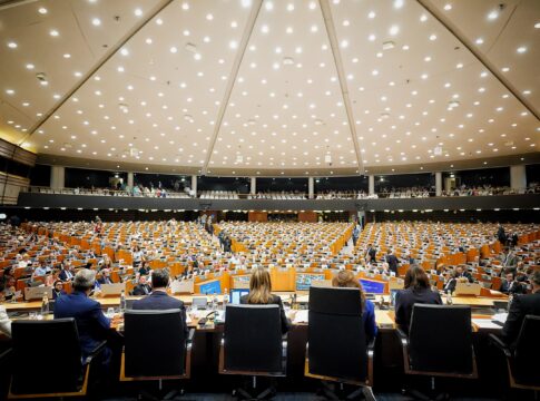 Moreno reclama en Bruselas conocer las causas del apagón y aumentar las infraestructuras energéticas para evitar que se repita