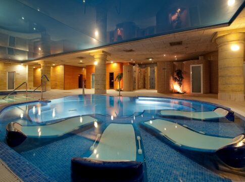 La Costa del Sol se posiciona como uno de los destinos más apreciados y buscados por los viajeros wellness, según los datos más recientes de Travellyze