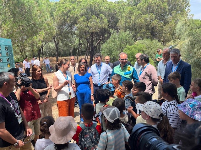 La consejera de Sostenibilidad visita el Parque Energético La Rábida para conocer los avances en innovación ambiental de MOEVE