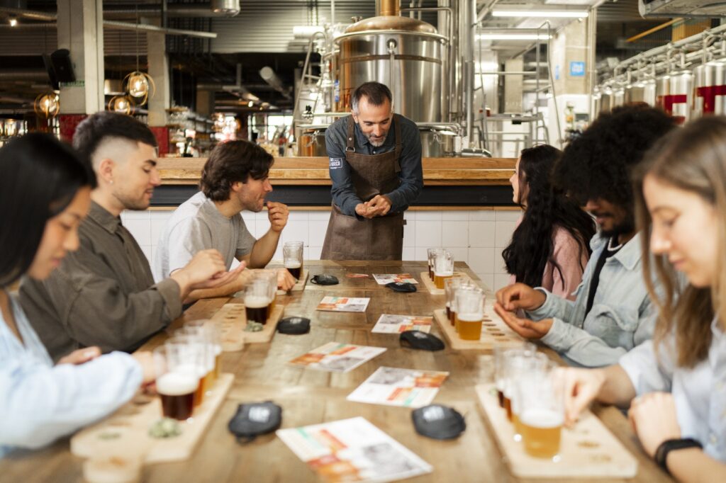 La Fábrica de Cruzcampo en Málaga ofrece una experiencia cervecera especial, por tan sólo 5 euros, para celebrar el Día Internacional de la Cerveza