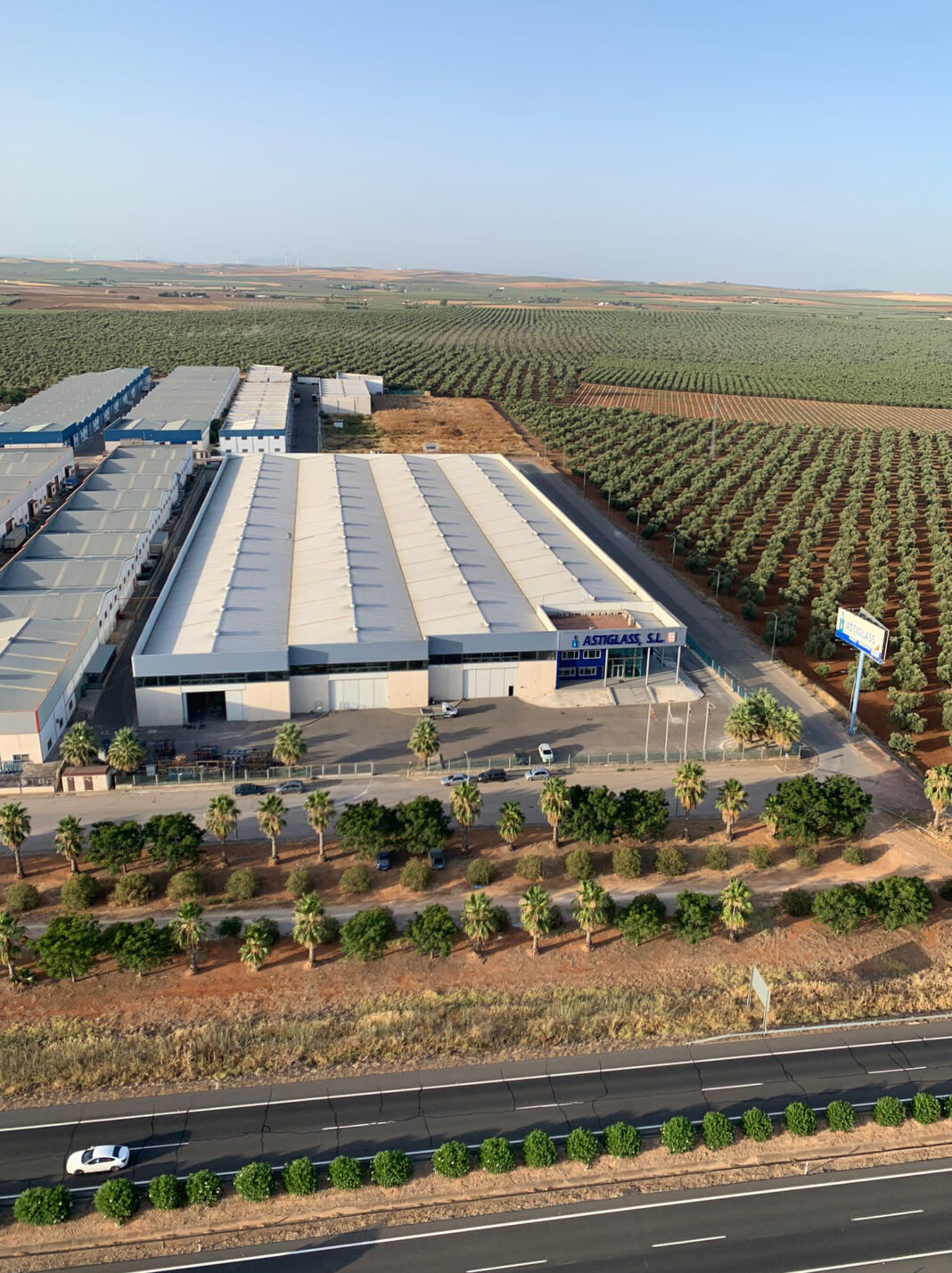 Astiglass ampliará su factoría para impulsar la transformación de vidrio a escala internacional