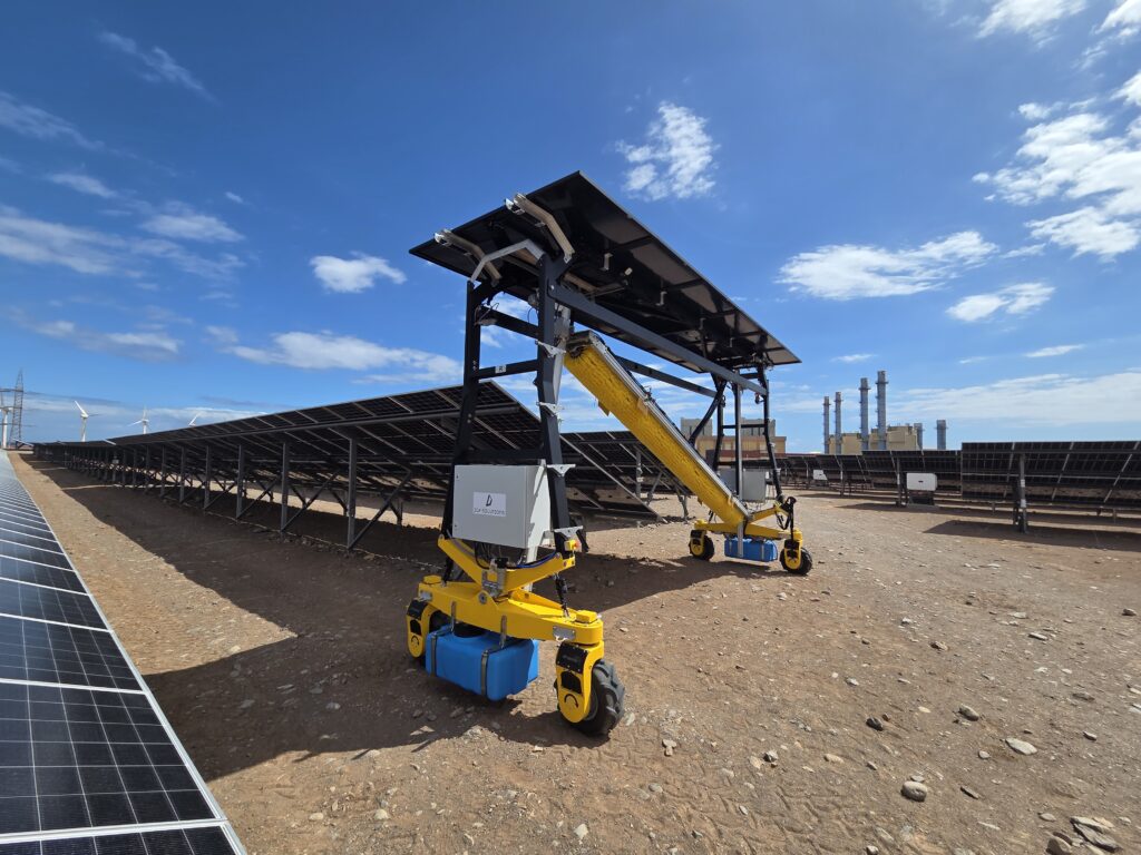 2GF SOLUTIONS innova en la limpieza de plantas solares con robots diseñados a medida