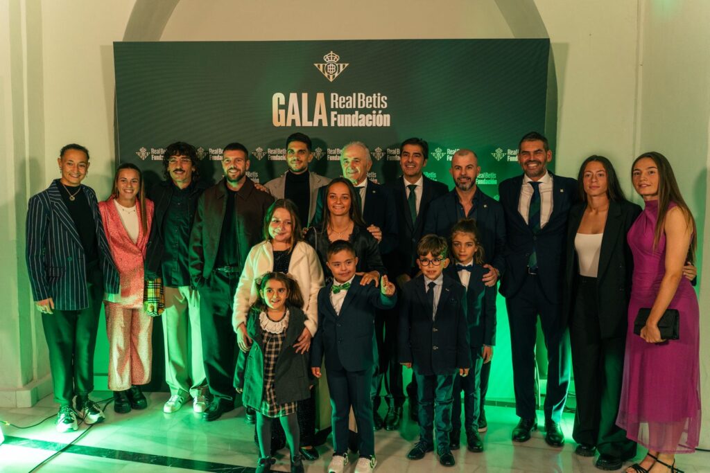 LA FUNDACIÓN REAL BETIS BALOMPIÉ CELEBRA SU PRIMERA GALA CON LA PRESENTACIÓN DE SU MEMORIA Y EL RECONOCIMIENTO A CINCO ORGANIZACIONES SOCIALES