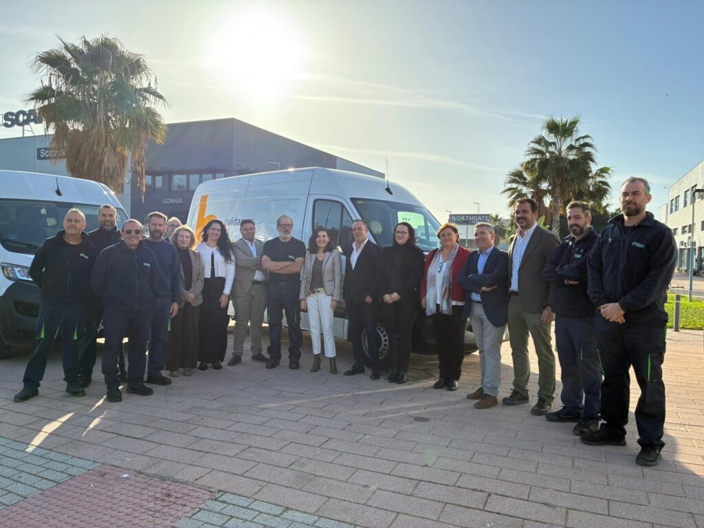 Rocío Blanco, ha visitado Setransfar, cooperativa especializada en soluciones logísticas y referente en el transporte de productos farmacéuticos por carretera en Andalucía