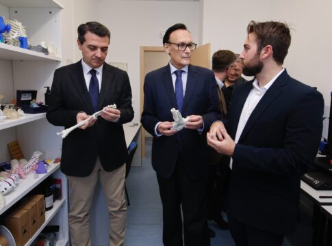 Villamandos: “Flamingo Biomechanical Lab es un ejemplo de la innovación andaluza útil que mejora la cirugía y la vida de las personas”