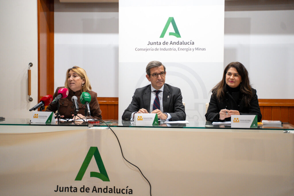 La Junta organiza actos con más de 100 mujeres para acortar la brecha de género en los sectores industrial, energético y minero