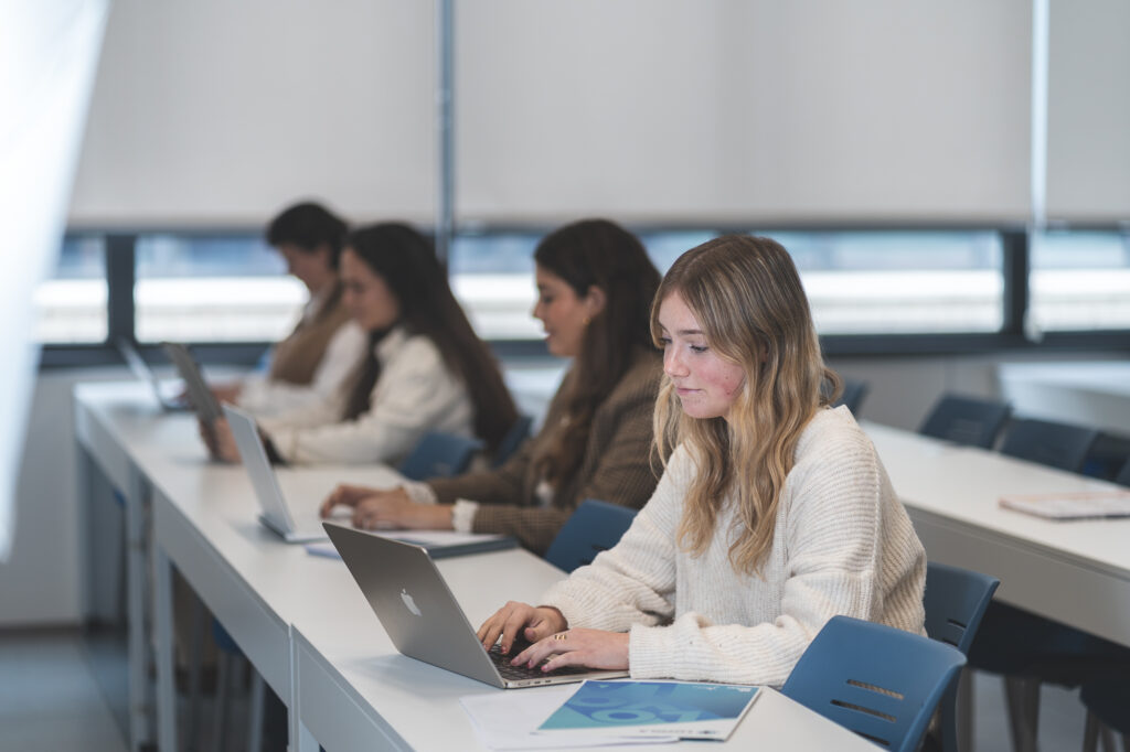 La Universidad Loyola apuesta por nuevos másteres con alta demanda de profesionales para el curso 2026/2027