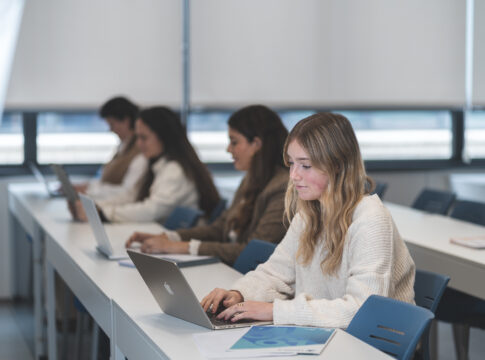 La Universidad Loyola apuesta por nuevos másteres con alta demanda de profesionales para el curso 2026/2027